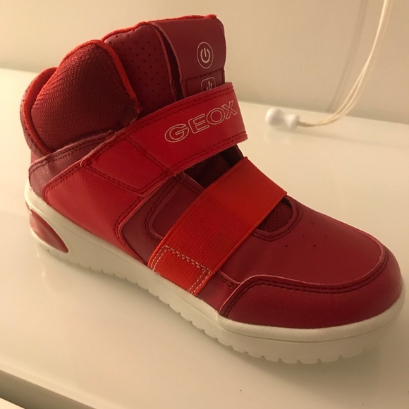 Geox Red HighTops with USB/LED heel messaging - Picture 3 of 9